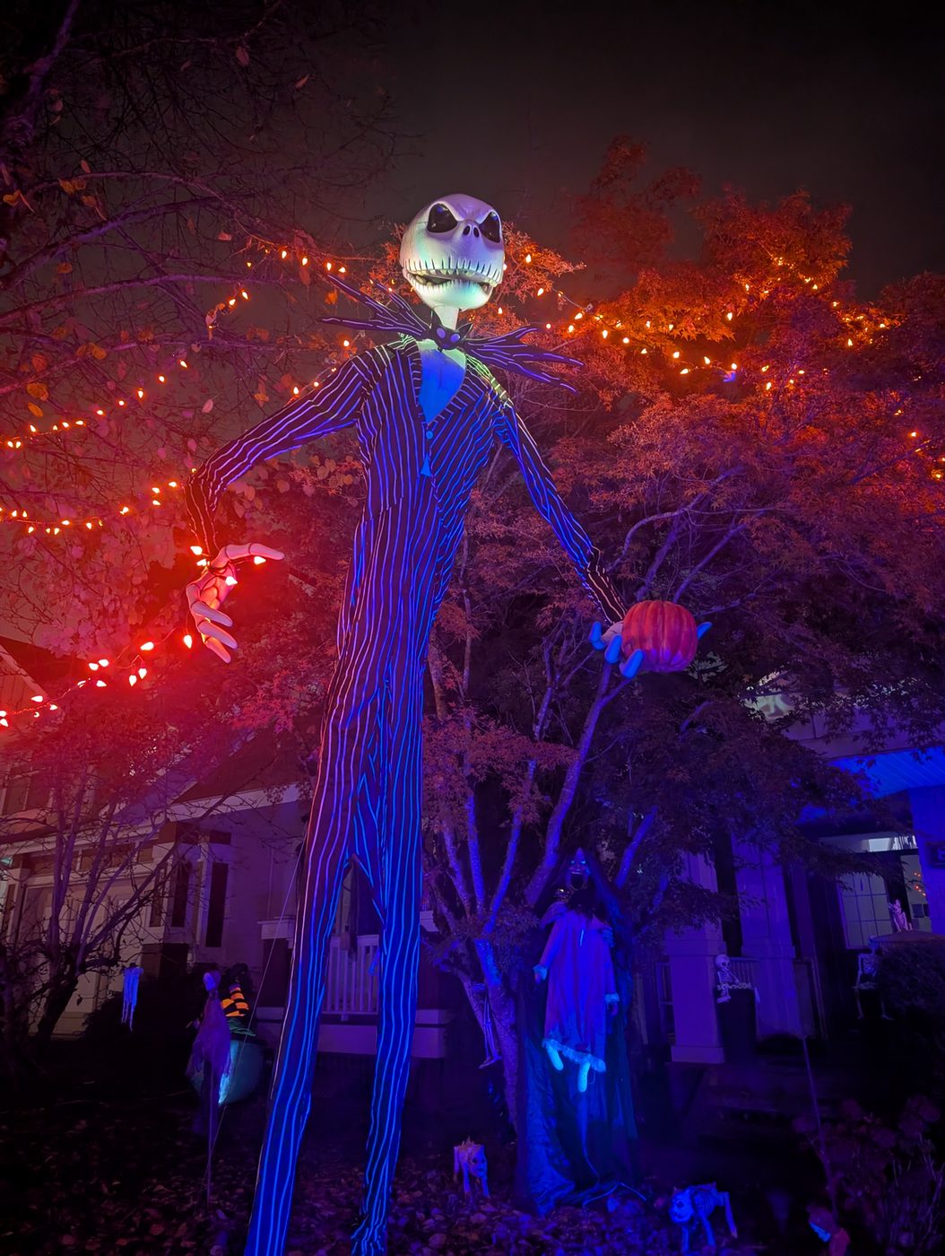The Pumpkin King, taller than the eaves