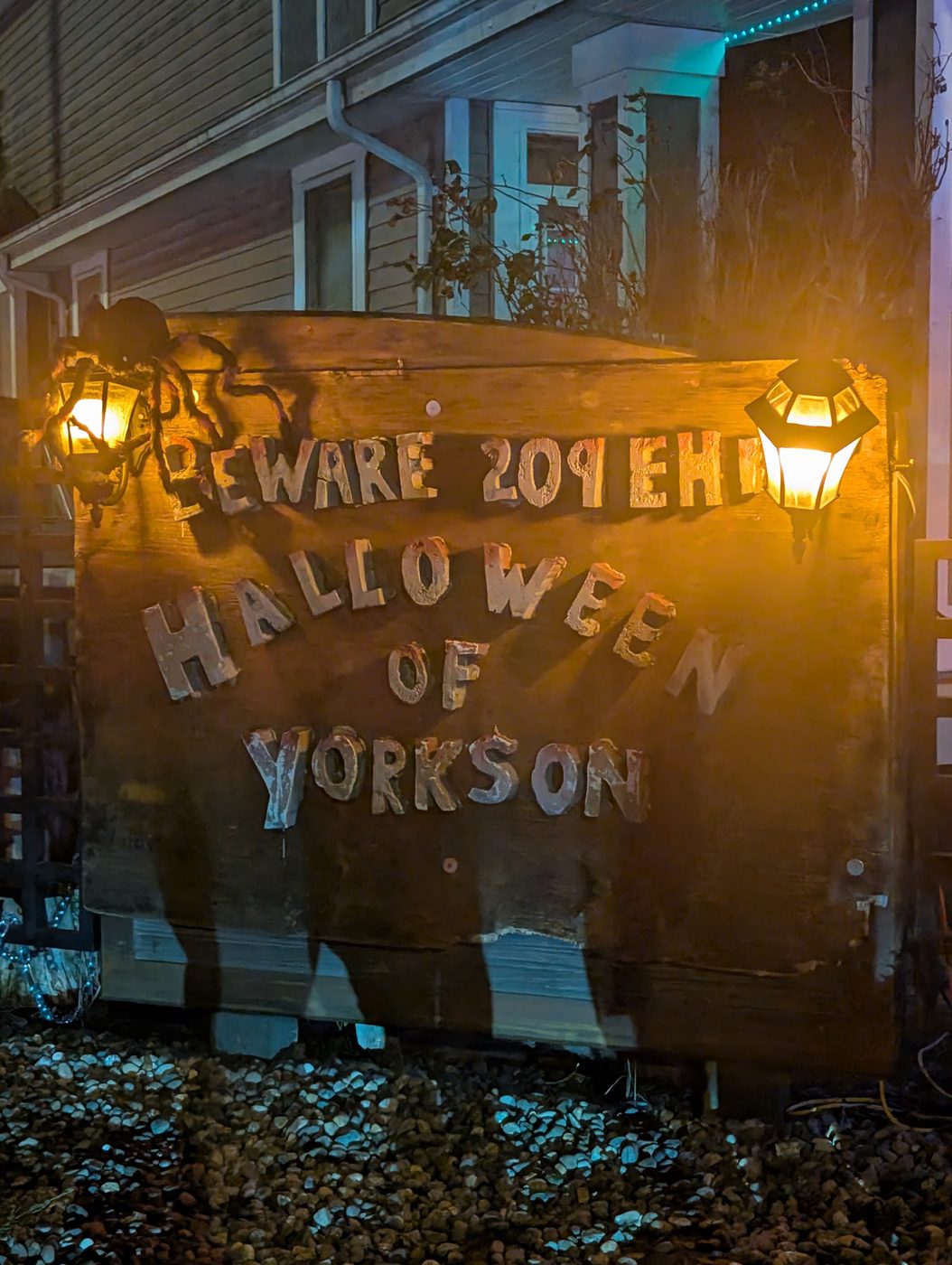 The street's own sign: Halloween of Yorkson